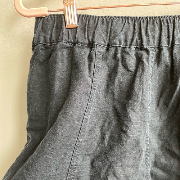 Madewell Pull On Linen Shorts in Black - Picture 8 of 11